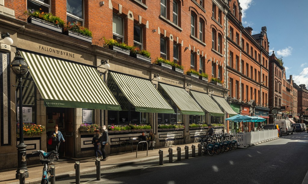 Fallon & Byrne's striped awnings on Exchequer Street